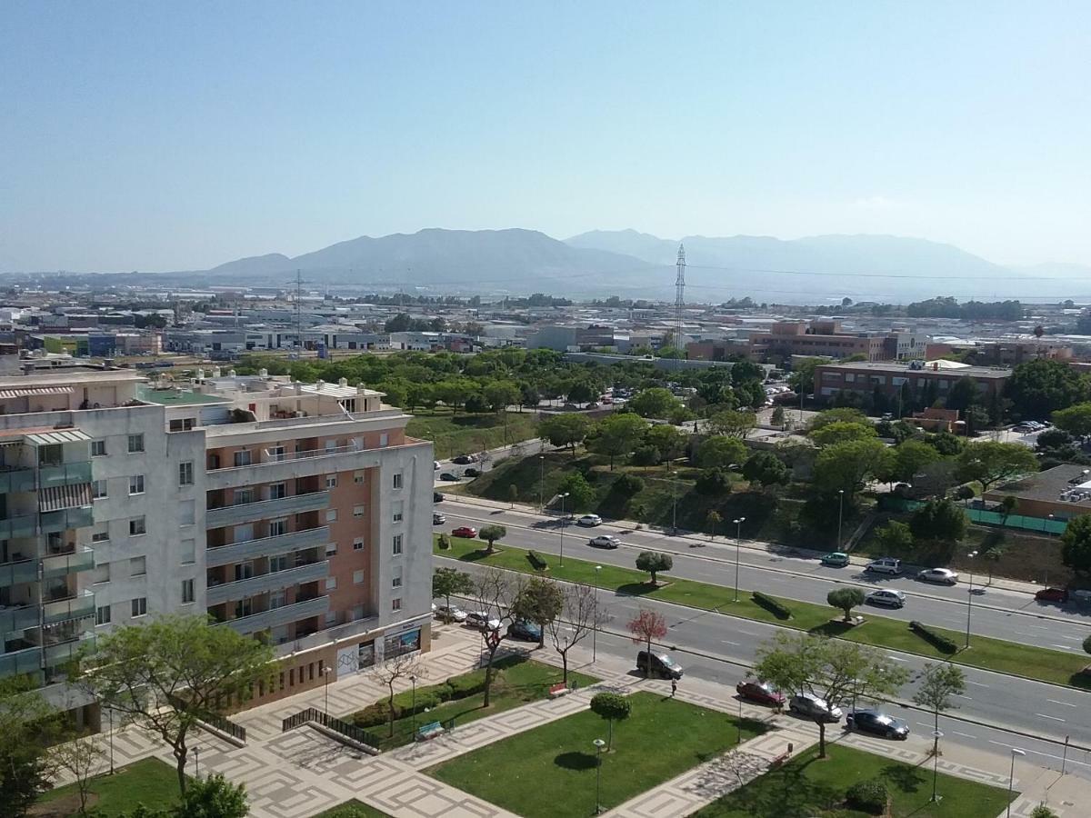 Апартаменты Apartamento Teatinos Малага Экстерьер фото